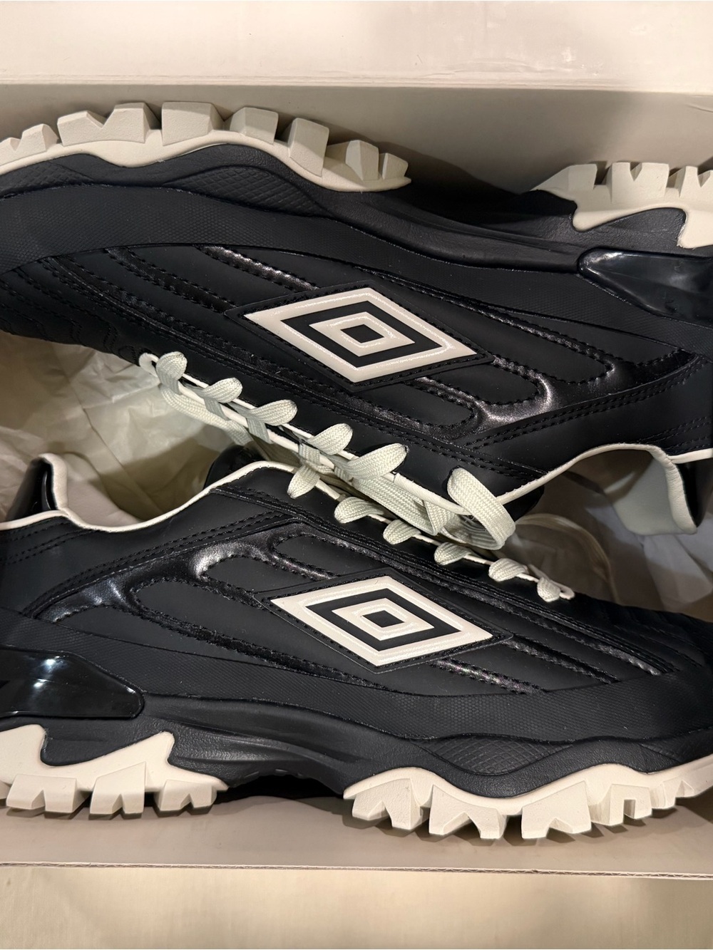 Umbro Men’s Black Sneakers with White Accents